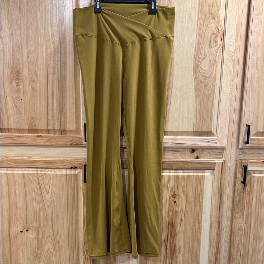 Offline by Aerie Real Me High Rise Flare Mustard Tan Athleisure Leggings Sz XXL - Picture 3 of 15